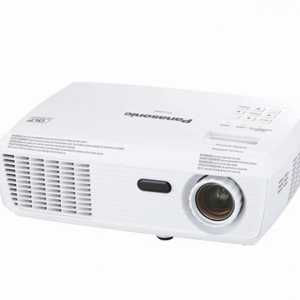 Máy chiếu Panasonic PT-LB300